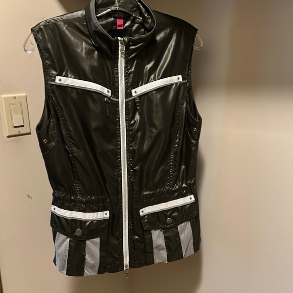 Brax Golf Vest Sleeveless  Windbraker Military Green New - Picture 1 of 7